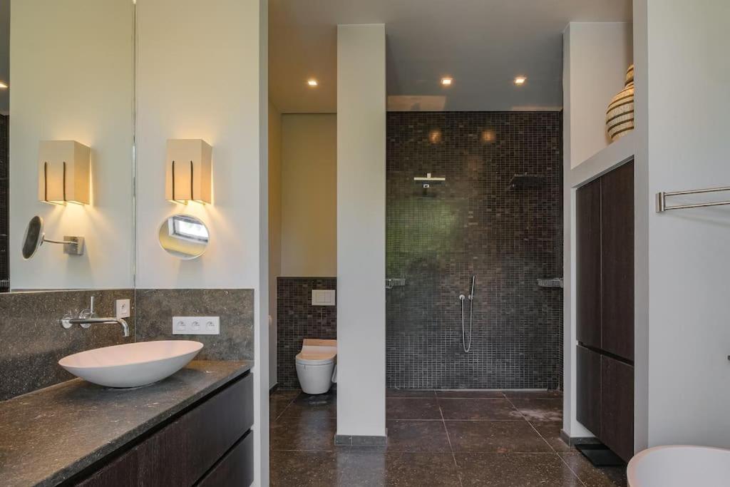 1000m2 With Indoor Pool * Bruxelas